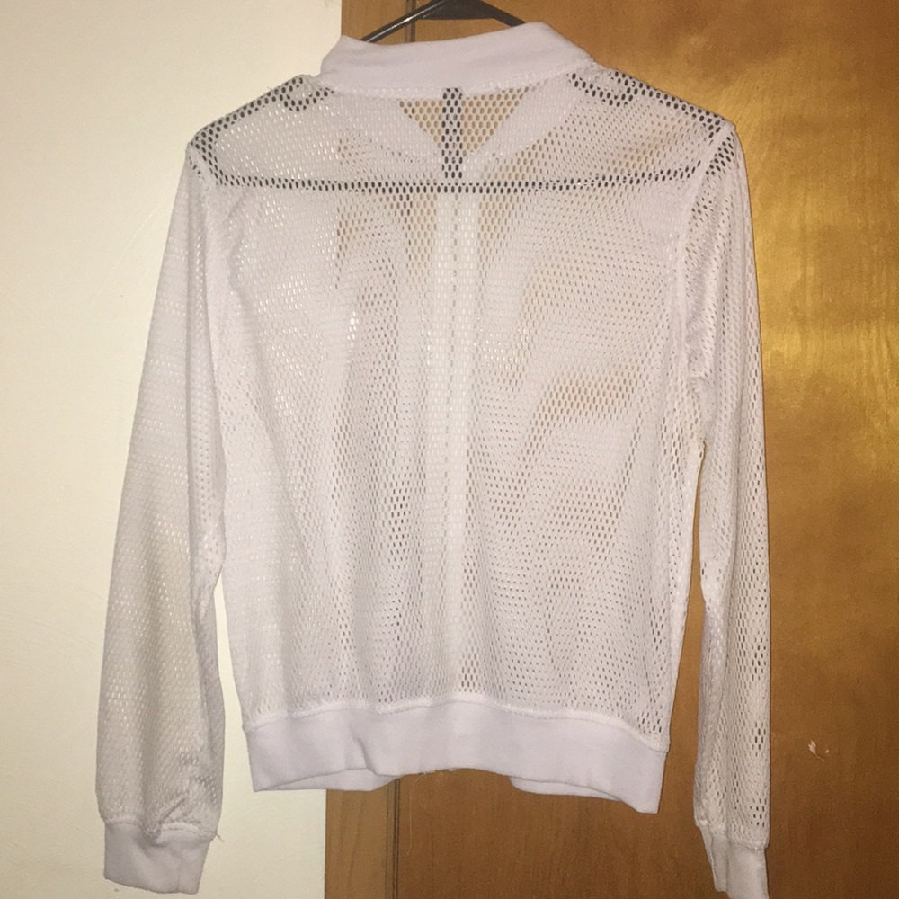 A jacket - Picture 3 of 4